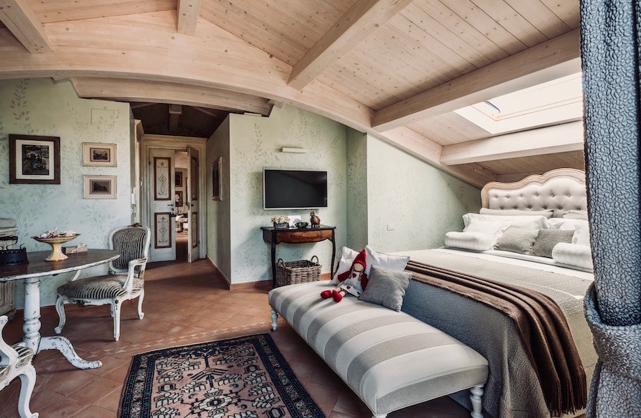 Monterosato-Guest-Bedroom-920x600-941-4843.jpg