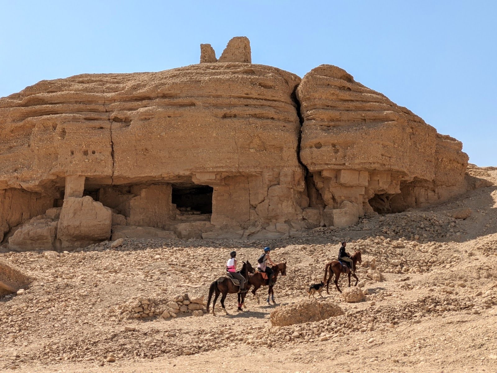 horse-riding-luxor-desert-caves-egypt-8721.jpg
