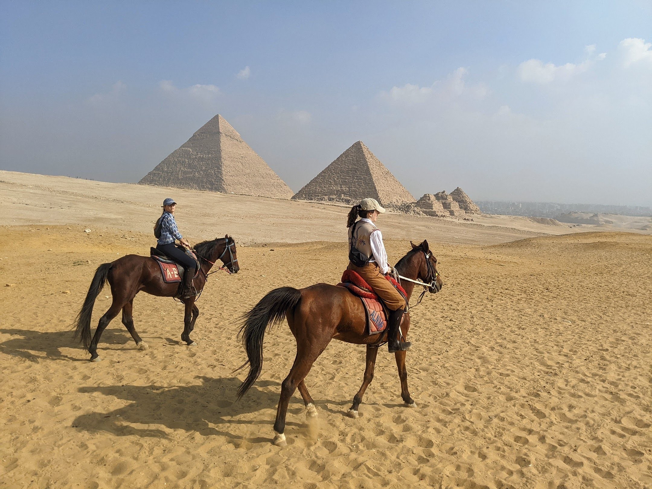 horse-riding-at-pyramids-of-giza-egypt-4399.jpg